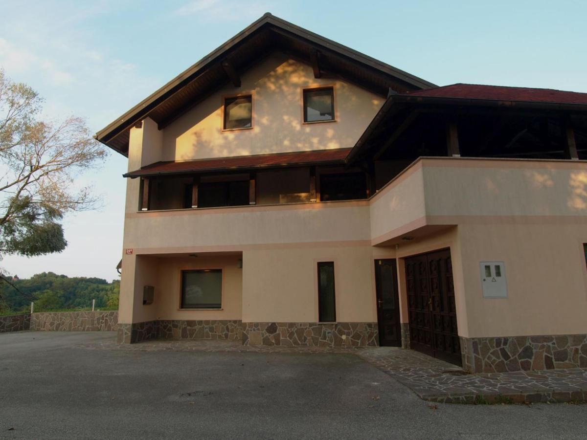 Holiday House Zarja - With Sauna And Hot Tub Bizeljsko 外观 照片